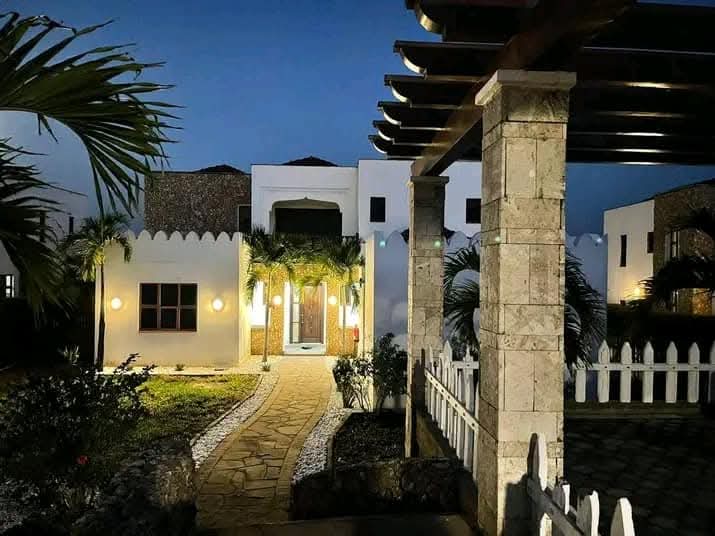 Five-bedroom-private-house8